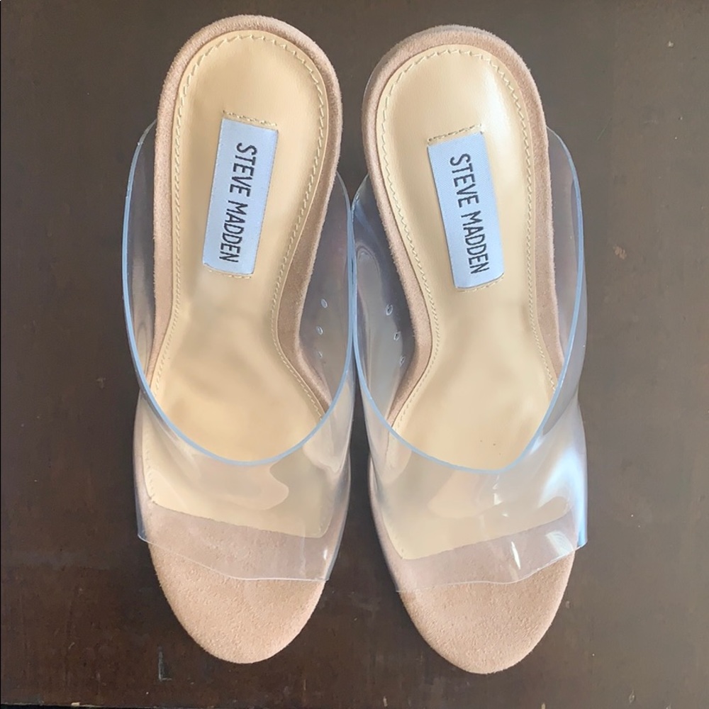 Gorgeous Licite heel slide on shoes!